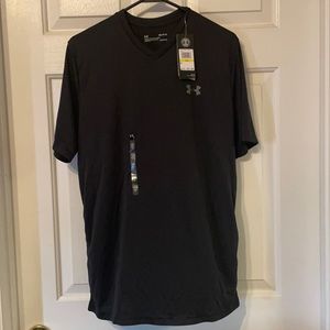 Underarmour V neck T-shirt (size M)